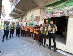 Jum’at Berkah, Satlantas Polres Gresik Berbagi Kebaikan di Pondok Pesantren