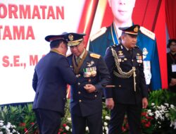 Pemberian Tanda Kehormatan Bintang Bhayangkara Utama (BBU) Wujud Komitmen Kokohnya Sinergisitas TNI-Polri Selama Ini