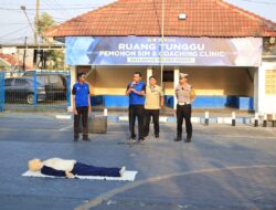Satlantas Polres Gresik Dan Rumah Sakit Petrokimia Gresik Gelar Pelatihan PPGD