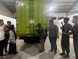 Polisi Kawal Ketat Kedatangan Surat Suara Pilkada Serentak 2024 Di Jember