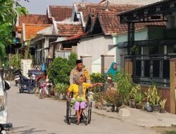 Polsek Cerme Sosialisasi Rekrutmen Polri dan Berbagi Di Desa Dampaan Cerme