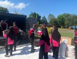 Peduli Bencana Erupsi Gunung Lewotobi Di Flotim, Polres Ende Bersama Bhayangkari Kirim Bantuan Sosial Untuk Warga