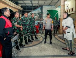 Kapolrestabes Bersama Forkopimda Surabaya Pastikan Kesiapan TPS Di Pilkada Serentak 2024 Aman