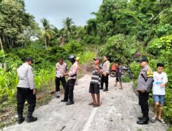 Tanah Longsor di Ruas Jalan Magekoba-Maurole, Ini yang Dilakukan Kapolsek Maurole