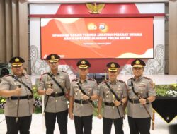 Sertijab Kapolres Gresik : Tongkat Komando Dari AKBP Arief Kurniawan Beralih Ke AKBP Rovan Richard Mahenu