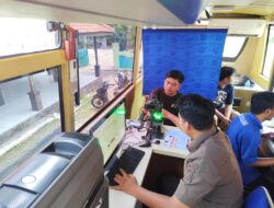 Polres Gresik Berikan Layanan Prima untuk Masyarakat Bawean, Kirim Layanan Bus SIM Keliling
