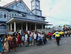 Pastikan Kelancaran Ibadah, Personel Polres Ende Lakukan Pengamanan Ibadah Misa Minggu Pagi