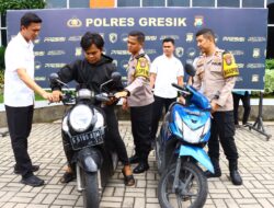 Kebahagiaan Warga Usai Kapolres Gresik Kembalikan Motor Curian Kepada Pemilik Kendaraan