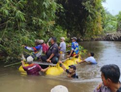 Tiga Pilar Bersama Kepala Desa dan Karang Taruna Gelar Aksi Bersih Sungai Winongan