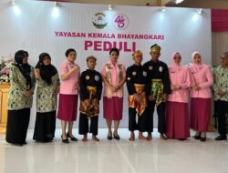 Dua Siswa SMP Kemala Bhayangkari 8 Surabaya Terima Apresiasi Di HUT Ke 45 Tahun Yayasan Bhayangkari