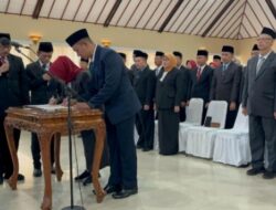Ratusan Pejabat Di Bojonegoro Dimutasi, Berikut Daftar Penandatangan berita acara pelantikan dan pengambilan sumpah janji jabatan, di ruang Angling Dharma