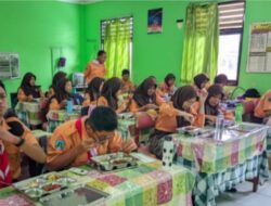 Perdana, Hari ini 958 Siswa SMP Negeri 1 Bojonegoro Terima Makan Bergizi Gratis