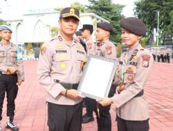 Kapolres Gresik Pimpin Sertijab PJU Dan Berikan Penghargaan kepada Personel Berprestasi