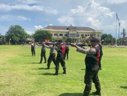 Tingkatkan Kemampuan, Polresta Mataram Gelar Latihan Menembak