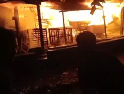 Gerak Cepat Polsek Wringinanom Bantu Padamkan Kebakaran Kandang Ayam Milik Warga