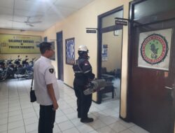 Cegah Demam Berdarah: Polres Pelabuhan Tanjung Perak Gencarkan Fogging DBD Di Mako Dan Polsek Jajaran