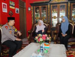 Momen Hangat Kapolri Kunjungi Keluarga AKP Anm Lusiyanto, Ungkap Dukacita Mendalam