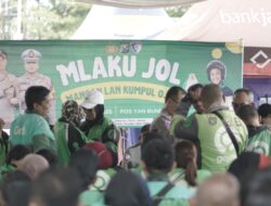 Satlantas Polres Gresik Gelar “MLAKU JOL” Bersama Ratusan Driver Ojol Di Posyan Ops Ketupat Semeru 2025