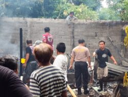 Respon Cepat Polsek Mataram Evakuasi Kebakaran Kandang Ternak Di Pagesangan