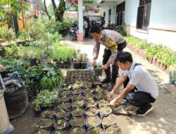 Dukung Ketahanan Pangan, Bhabinkamtibmas Pagedangan Sambangi Pekarangan Bergizi Warga