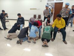 Remaja Jadi Anggota Gangster Diamankan, Sujud Menangis Di Hadapan Orang Tua Di Mapolres Gresik