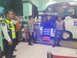 Kapolsek Ampenan Pimpin Langsung Pengamanan Keberangkatan Gelombang Terakhir Calon Jemaah Haji NTB