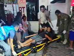 Polsek Driyorejo Bantu Evakuasi Orang Terlantar yang Tinggal di Pos Kamling Wedoroanom