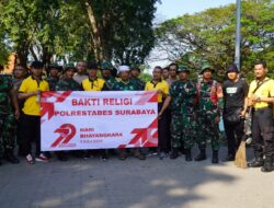 Bakti Religi Polrestabes Surabaya: Bersihkan Makam Pegirikan Bareng TNI Dan Bonek Sambut Hari Bhayangkara