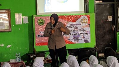 Cooling system Polsek Pandaan Masuk Pesantren, Edukasi Santri Soal Tertib Jalan Dan Bahaya Perundungan
