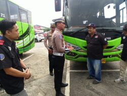 Polantas Menyapa : Operasi Zebra Semeru PJR Polda Jatim Beri Edukasi Tertib Lalin