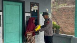 Aksi Peduli Polsek Wringinanom: “Jumat Berbagi” Sasar Warga Kurang Mampu