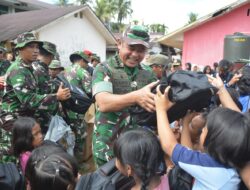 Kasad Tinjau Sekolah Terdampak Bencana Dan Posko Pengungsi Di Tapanuli Tengah