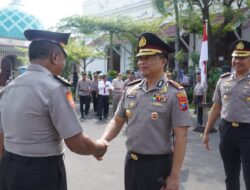 Dedikasi Tanpa Henti! Polrestabes Surabaya Beri Penghargaan Kenaikan Pangkat Pengabdian kepada Perwira Berprestasi