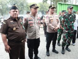 Dukung Asta Cita Ketahanan Pangan, Polres Gresik Kawal Kunjungan Mentan Tinjau Gudang Bulog