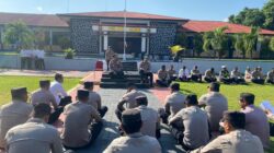 Cair dan Tanpa Sekat, Usai Apel Jam Pimpinan Kapolres Ende Duduk Santai Serap Aspirasi Anggota