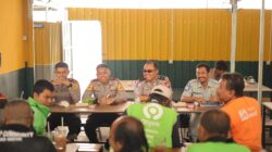 Peringati HUT Bhayangkara ke 80 Satlantas Polres Gresik Bersama Ojol Gresik Ngopi Bareng, Bahas Safety Riding Dan Kamtibmas