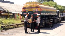 Polres Gresik Peduli Sesama, Satlantas Gelar Polantas Menyapa Salurkan Bantuan Sosial Bersama Taruna Akpol kepada Warga Dan Panti Asuhan