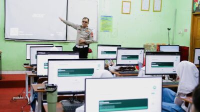 Polres Gresik Perkuat Literasi Digital, Ratusan Pelajar SMAN 1 Gresik Dapat Edukasi AI