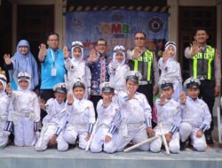 Satlantas Polres Gresik Kenalkan Tertib Lalu Lintas Sejak Dini, Anak-Anak Belajar Rambu Sambil Bersepeda