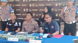 Warga Lapor Lewat 110, Satresnarkoba Polres Gresik Temukan 10,8 Kg Ganja Dalam Vespa Di Gudang Ekspedisi
