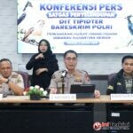 Bareskrim Polri Ungkap Dugaan Penyelundupan Ribuan Burung Tanpa Dokumen Karantina di Sidoarjo, Dua WNA Vietnam Jadi Tersangka IMG-20261002-WA0031