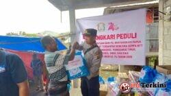 Bhayangkari Polda Papua Salurkan Bantuan Sosial Untuk Warga Terdampak Gempa Flores Di Ende