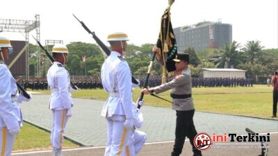 Simbol Estafet Kepemimpinan, Pataka “Bhayangkara Satya Abhiyukta” Diserahkan kepada Irjen Pol Dekananto