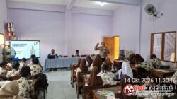 Polres Pelabuhan Tanjung Perak Gelar Sosialisasi Keselamatan Lalu Lintas Di SMP Bhayangkari 6 Surabaya