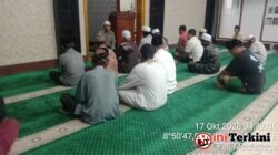 Polisi Bersama Masyarakat : Wakapolsek Ende Ajak Jamaah Masjid Darul Taqwa Cegah Perundungan Lewat Kegiatan Subuh Keliling