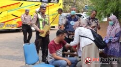 Satlantas Polres Gresik Gelar Rampcheck Bus Pariwisata, Pastikan Sopir Sehat Dan Bebas Narkoba