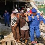 Mendadak Sesak Napas Di Kapal, Satpolairud Polres Gresik Bantu Evakuasi ABK Ke Rumah Sakit IMG-20261024-WA0020