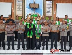 Wujud Polri Hadir Di Tengah Masyarakat, Polres Ende Sosialisasi Tertib Berlalu Lintas Lewat Program Minggu Kasih Di Gereja Syalom