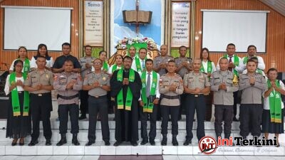 Wujud Polri Hadir Di Tengah Masyarakat, Polres Ende Sosialisasi Tertib Berlalu Lintas Lewat Program Minggu Kasih Di Gereja Syalom